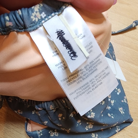 NWT Madewell String Bikini Bottom in Bitsy Bouquet. Size small - Picture 12 of 12